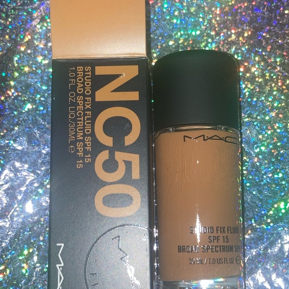 x1 MAC NC50 STUDIO FIX FLUID FOUNDATION BRAND NEW BOXED - Picture 4 of 14